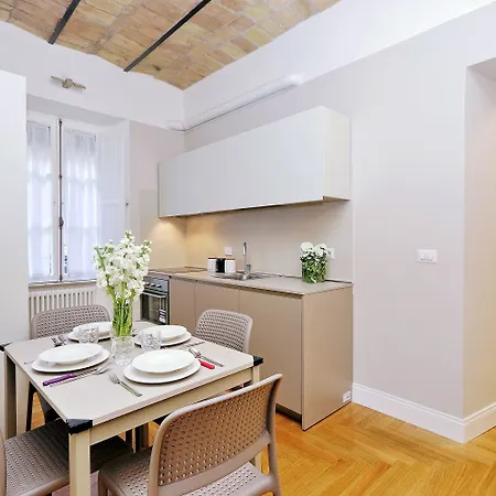 Bellezza Al Colosseo - & Apts شقة