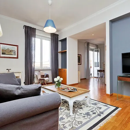 Bellezza Al Colosseo - & Apts شقة
